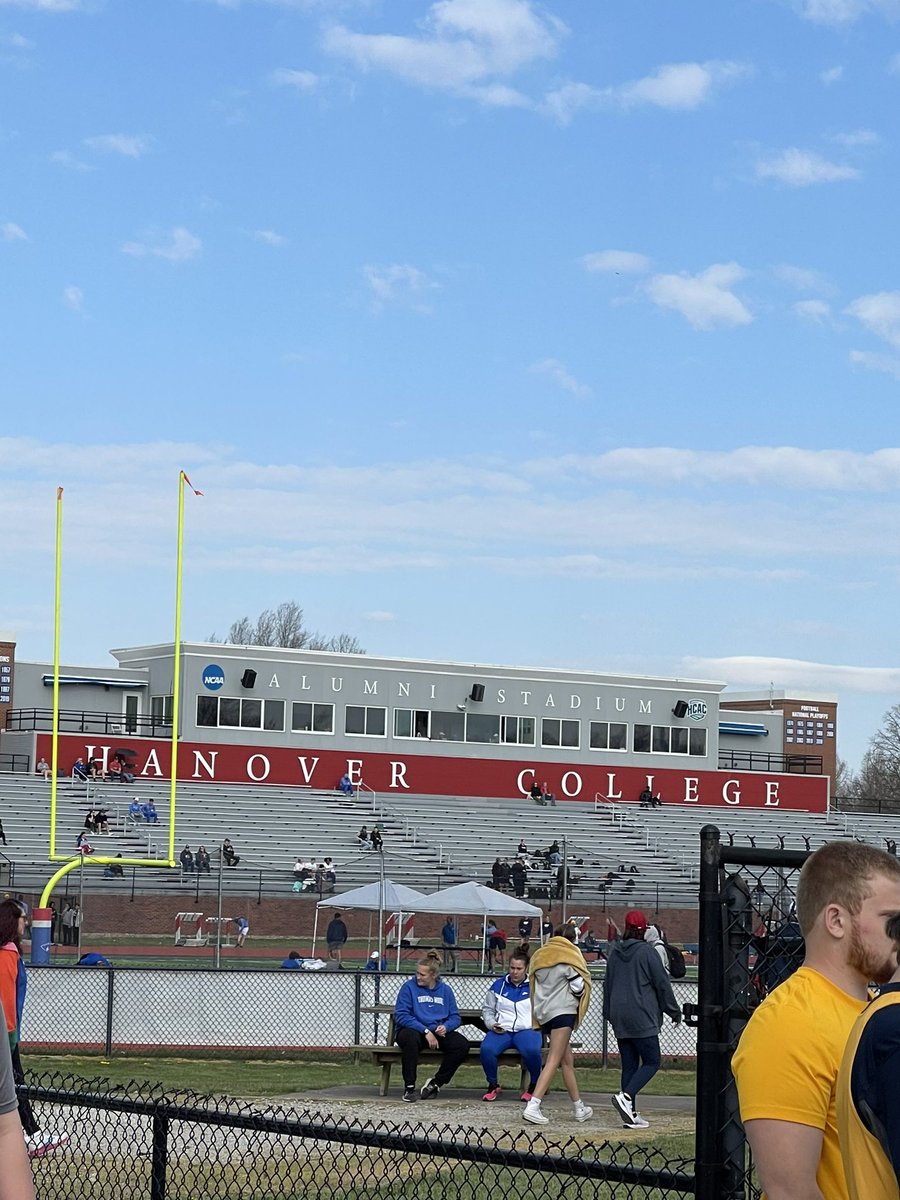 First outdoor track meet of the season for #AURavensThrows