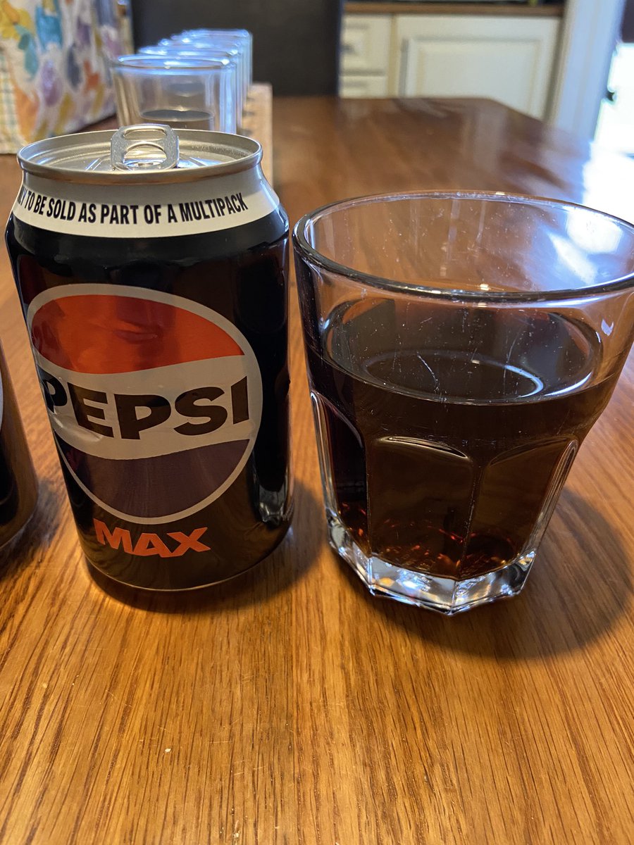 KLJ40's tweet photo. 2/2 …and when we opened it, it was half full and flat! Maisy would love to know how this could happen? Please let us know… 🙃 https://t.co/pmIcky9SPM