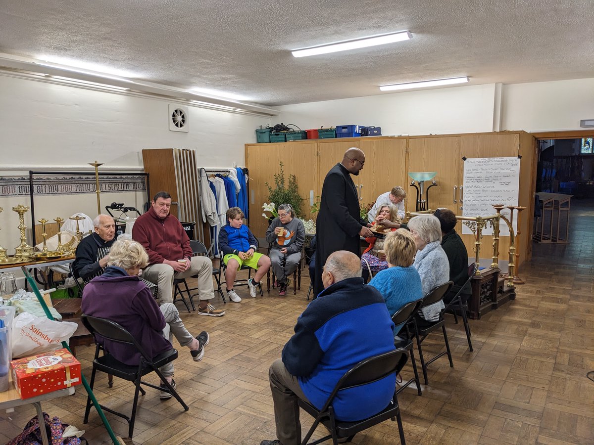 PortseaParish's tweet image. Thank you to all of our volunteers who helped to polish, sweep, arrange, &amp;amp; shift our church around, transforming the solemnity from Holy Week into the approaching joy of Easter.

#springcleanup #easter #HolyWeek2024