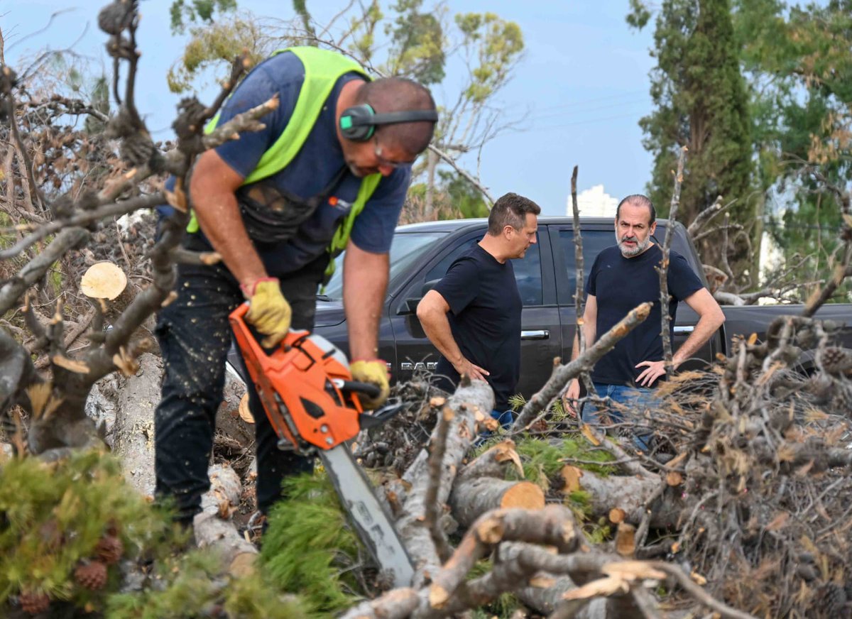 🌳 ¡Seguimos trabajando sin pausa para despejar los grandes espacios verdes de Bahía devastados por el temporal para pronto comenzar con su reconstrucción!

Con orgullo, hoy llegamos al último día de limpieza en el Pinar, uno de los pulmones más importantes y lindos de la ciudad.