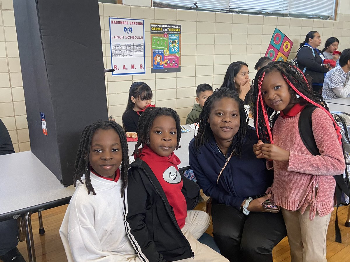 Kashmere Gardens Fine Arts Magnet ES (@kgesfinearts) on Twitter photo Pastries with Parents at The Garden!!! #Parents #ParentEngagement #Family #Success <a href="/marques_collins/">Marques Collins</a> Pastries with Parents at The Garden!!! #Parents #ParentEngagement #Family #Success <a href="/marques_collins/">Marques Collins</a>