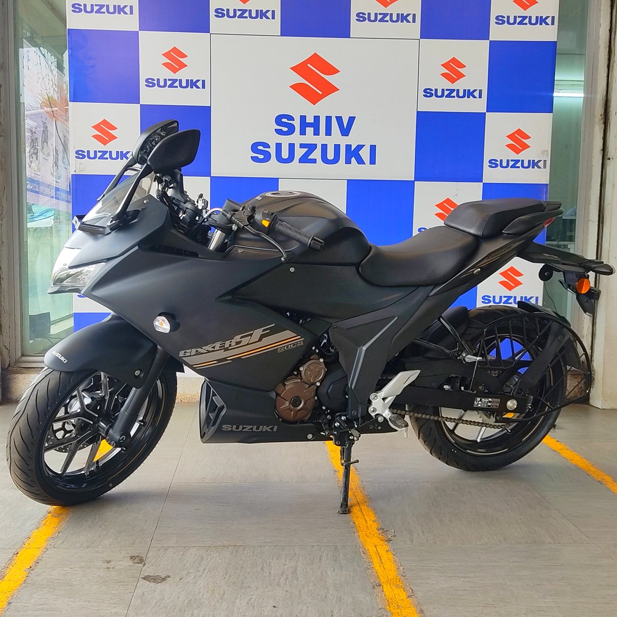 youtu.be/RS9tf5Bkg9M
2024 Suzuki Gixxer SF 250 Review Video is Live On My YouTube Channel
#gixxersf #suzukigixxersf #sf250