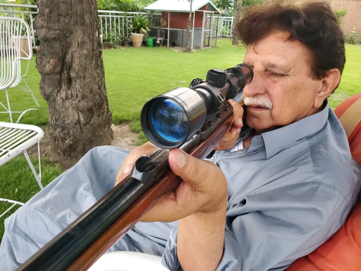 مت کر کوشش ہم جیسا بننے کی
🌹

شیر پیدا ہوتے ہیں بنائے نہیں جاتے
<a href="/farooq_pm/">Raja Muhammad Farooq Haider Khan</a>