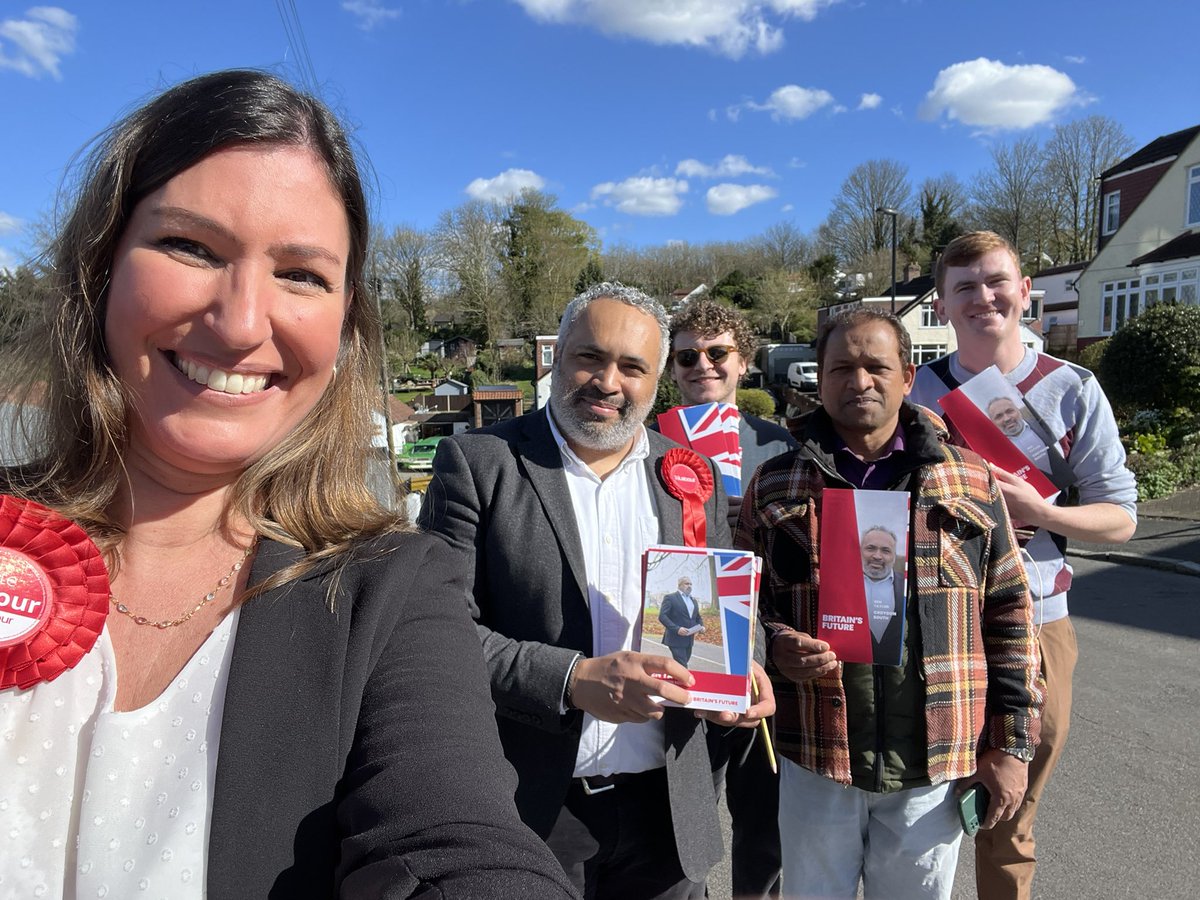 MelanieFelt's tweet photo. Brilliant day in Coulsdon with the opening of @BenJLTaylor office right on the hight street this morning.
Then a few successful canvassing sessions around the local area.
Sunny session on Rickman Hill Road with growing support for Labour.🌹
#allvotesforlabour https://t.co/ce0F3XVc6b