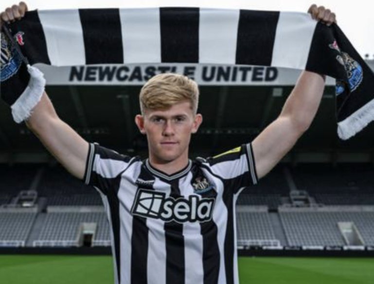 Magpie24_7's tweet photo. Lewis hall proved right there today why he should be in the team! Outstanding when he came on!!! 

#NUFC https://t.co/Lrv1bEf93k