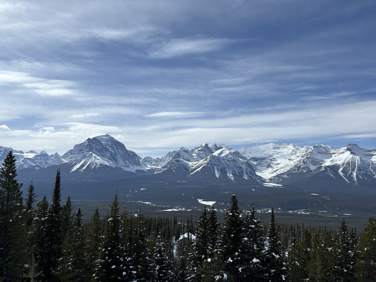 jackieannmurphy's tweet photo. @SimonCalder Not sure it counts but we have just got back from Banff - Rockies were amazing and Canada is a great country!! https://t.co/O5PdqhOrQj