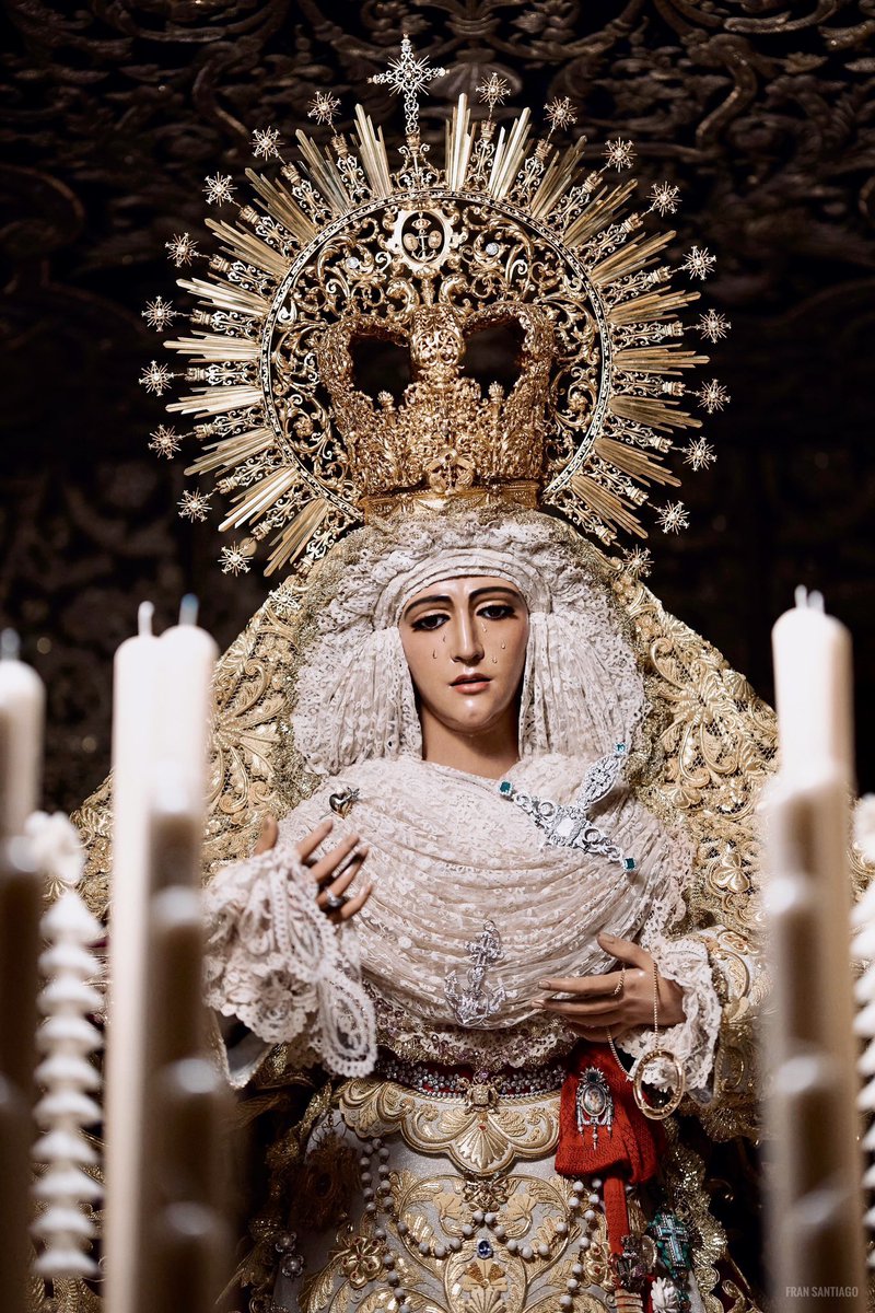 #SemanaSanta24 en Sevilla, disfrutando de la intensidad de una experiencia impactante a pesar de la lluvia y de menos procesiones este año. Admiración de las obras de arte y respeto a las tradiciones. Sensación de viajar a través de los siglos. Un legado de un valor incalculable.