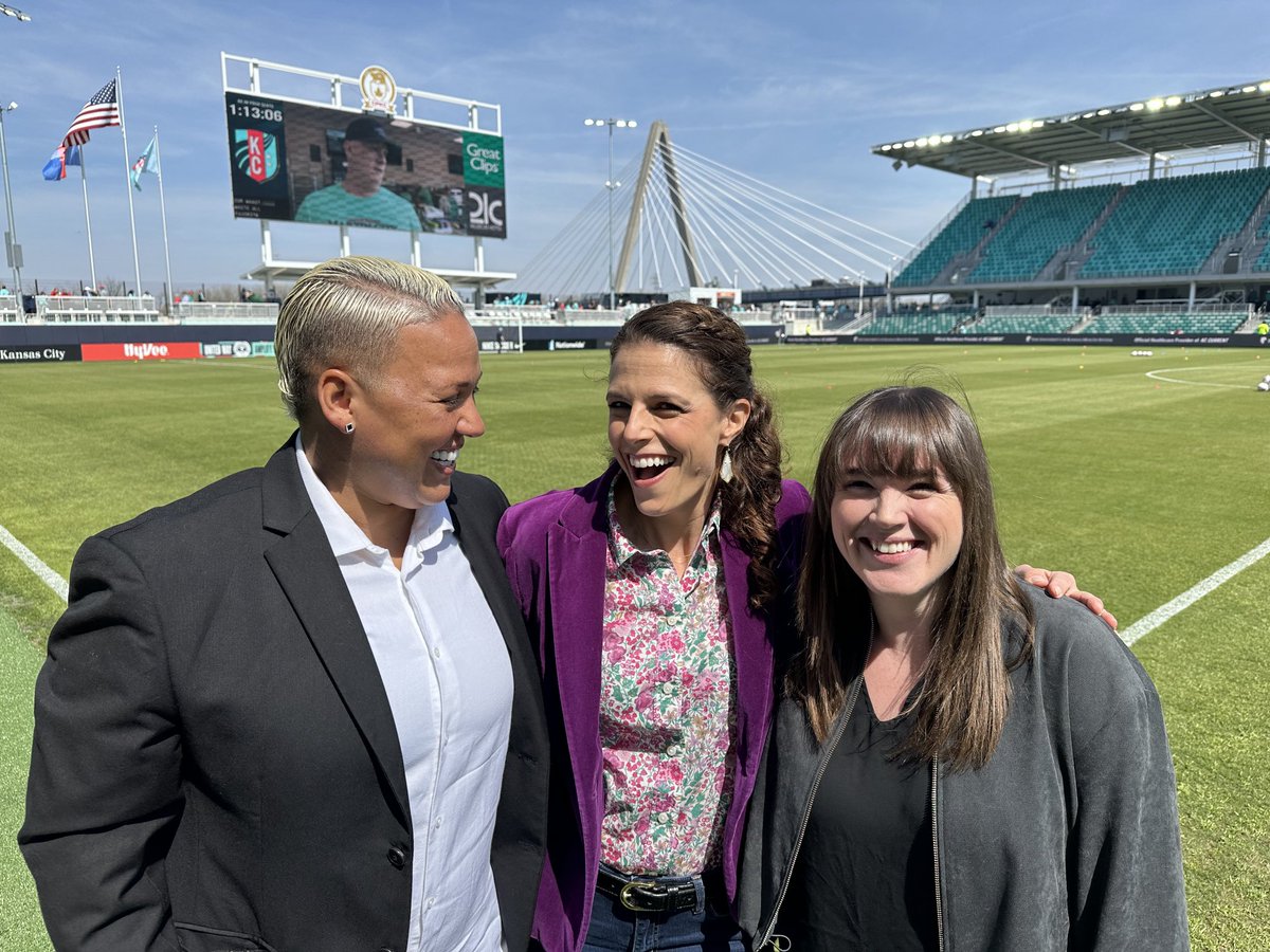 Almost Game Time in KC! Love the tribute to Grant in the press box, the field is beautiful, and the seats won’t be empty for long … another sellout expected today for ⁦@thekccurrent⁩ vs ⁦@weareangelcity⁩! Let’s go ⁦@liannesanderson⁩! ⁦@espn⁩ 3:30 ET