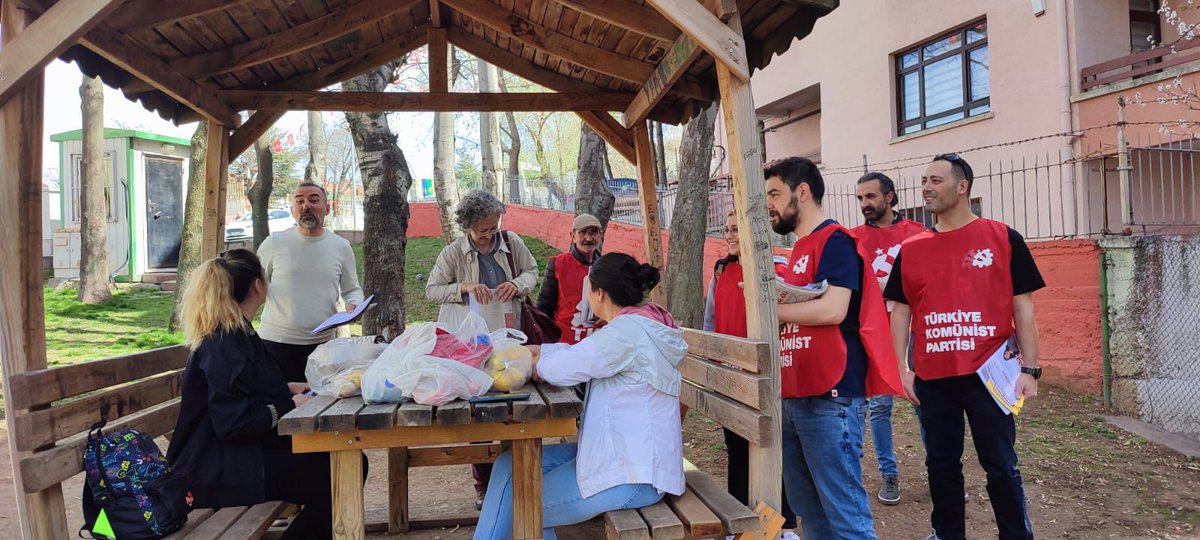 📍Çankaya Belediye Meclis Üyesi adaylarımız Deniz Aksoy ve Ergin Kul ile birlikte İlker Pazarı, Dikmen Caddesi ve Lizbon Caddesi
