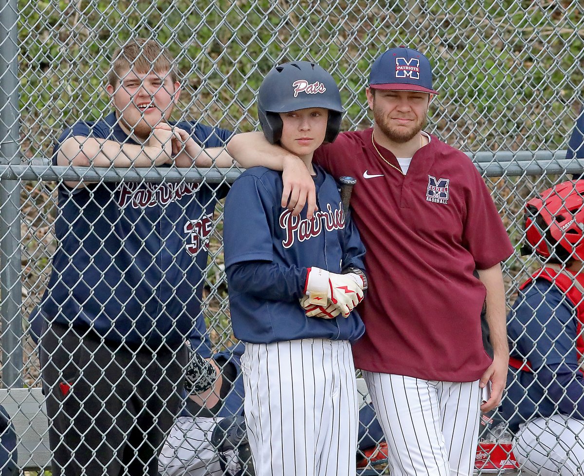 RichmondRsports's tweet photo. HIGH SCHOOL BASEBALL
Final from Richmond ...
Model Laboratory 16, Frankfort Christian 1 (3 inn)

5th-straight win for Patriots (8-2)

Beckett Parker-Noblitt - 3-for-3, 2B, 3R, 3 RBI
Conner Sayre - 2-for-2, HR, 4 RBI, 2R
Kayden Wade - 2-for-3, 2R, RBI
Aaron Short - 2B, 2 RBI https://t.co/KCF7lCV664
