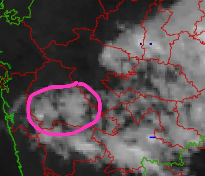 Cloud cover blankets #Pune & nearby areas, mostly medium to high clouds observed. #Rain chances remain low, but expect a warmer night due to hindered long-wave radiation escape. #PuneWeather #CloudCover #StayWarm