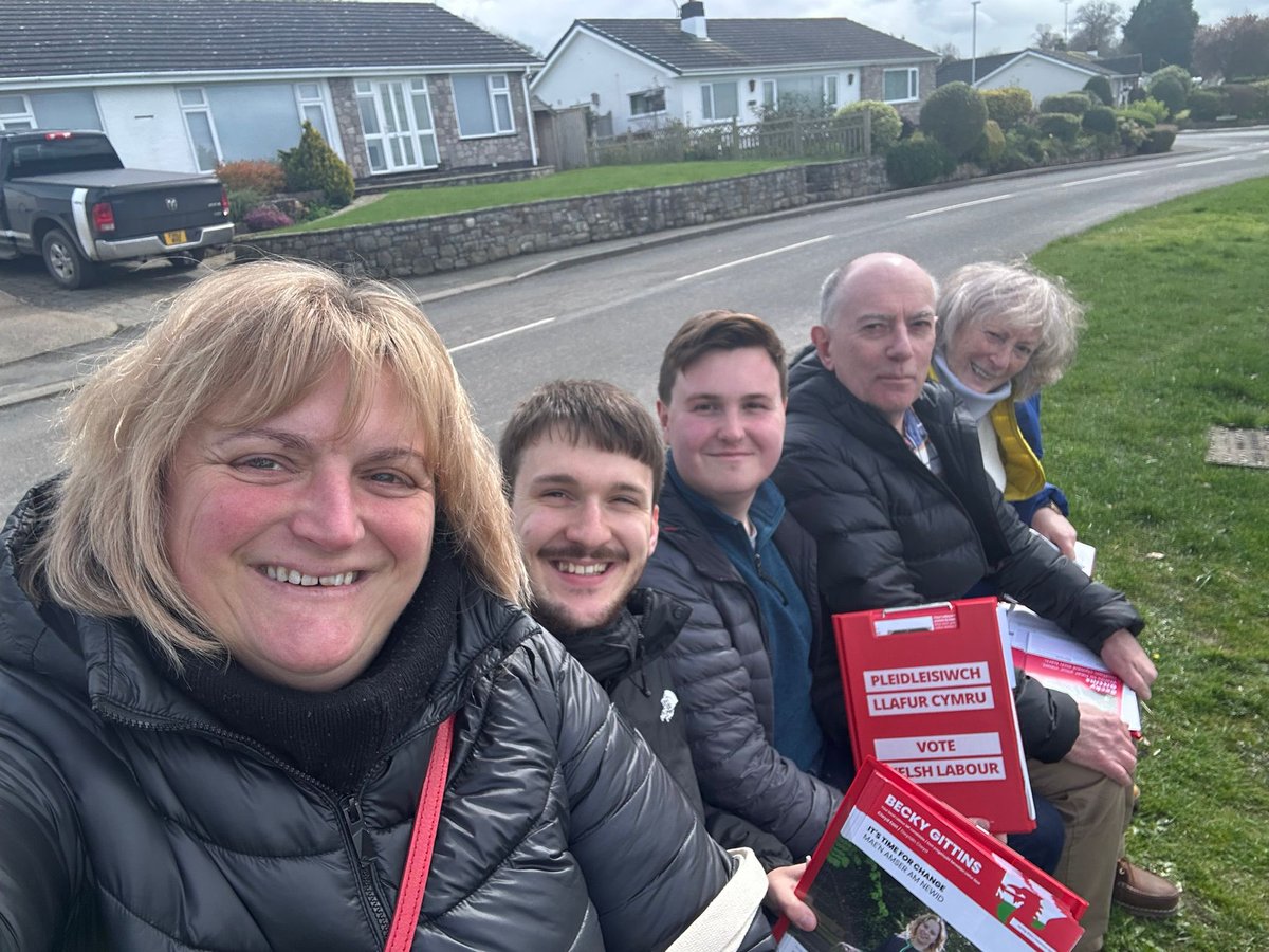 It felt like spring was in the air this week, as we finally saw some sunshine! Thank you to our fantastic volunteers after another week of speaking to local people in every corner of Clwyd East, and thanks to everyone who stopped to chat.