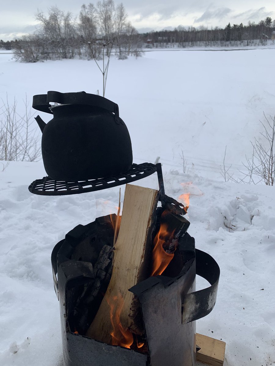 AnttiPeltola_'s tweet photo. PÀÀsiÀisen viettoa. #nokipannukahvit #Napapiiri #Rovaniemi #Akaa https://t.co/PoDn3G1VHQ