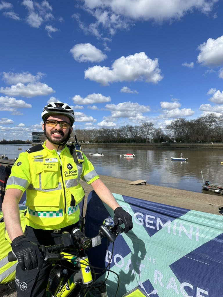 We’re all systems row @theboatrace this afternoon!
8 cycle responders are out along the Thames keeping the crowds safe!
#TheBoatRace2024