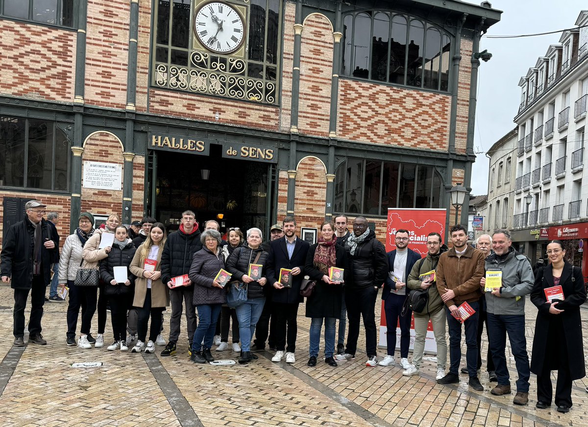 Lancement officiel de la campagne des européennes des Jeunes Socialistes de #BourgogneFrancheComte à Sens et Joigny, dans l’Yonne ! 🇪🇺

🌹Merci aux militants pour leur participation active et à @EmmaRafowicz pour sa présence. 

#ReveillerLEurope