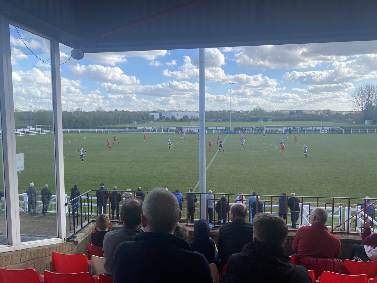 Healthy cohort of current and former Academy Linnets at 𝙀𝙡𝙮 𝘾𝙞𝙩𝙮 Vs 𝙃𝙚𝙖𝙘𝙝𝙖𝙢 today ᴄᴜʀʀᴇɴᴛ ʟɪɴɴᴇᴛꜱ Charlie Royle Ben Smith Paulius Falcao Lewis Robinson Tyler Reeve ꜰᴏʀᴍᴇʀ ʟɪɴɴᴇᴛꜱ Tyler Knowles Harry Cupit Working with local clubs effectively 💙💛