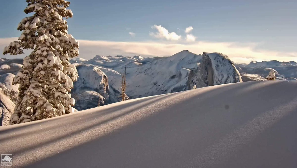 Just look at Yosemite’s high country this morning with fresh snow! Via @YoseConservancy webcam