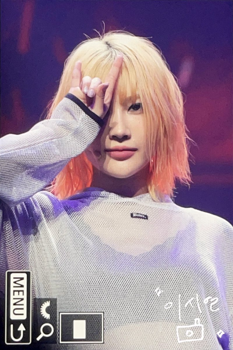 thinkersiyeon's tweet photo. my bratz doll https://t.co/MrLct1gJTC