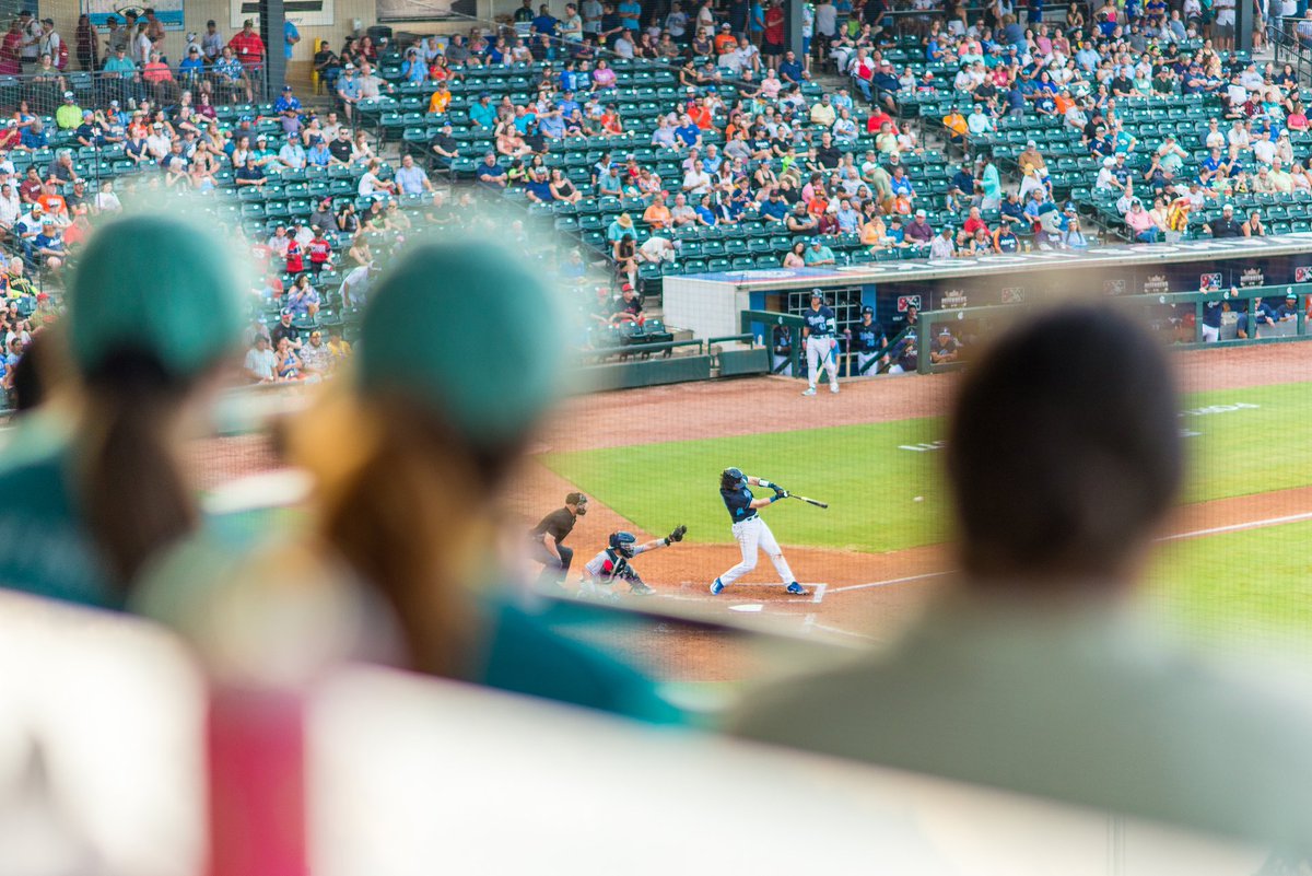 The Corpus Christi Hooks are BACK for their 2024 season ⚾️ Coast over to Whataburger Field and see a game on the Gulf Coast. Your guide to the @cchooks : bit.ly/3PwXDEv