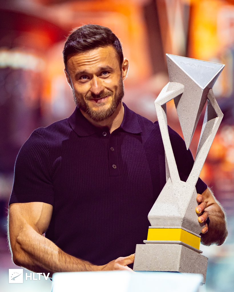 paszaBiceps tweet media