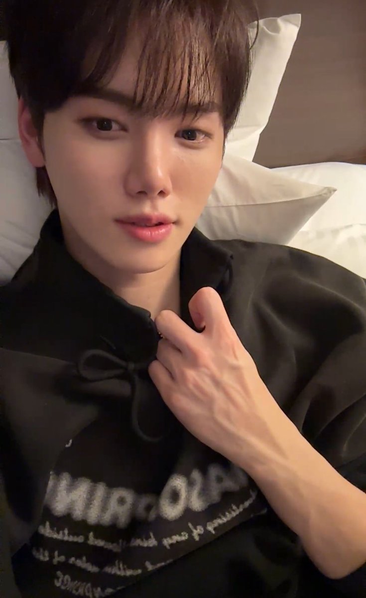 아니 근데 남자 핏줄 왜이럼? ㅜㅜㅜ
손이 남잔데 입은 쫑알거리면서 
자기 오늘 인스타 잘생겼다고 어필계속함
㉻ 하 ㈛ ㉻ 하 ㈛ ㉻ 하 ㈛ ㉻ 하 ㈛ ㉻ 하 ㈛ ㉻ 하 ㈛ ㉻ 하 ㈛ ㉻ 하 ㈛ ㉻ ㈛ ㉻ 하 ㈛