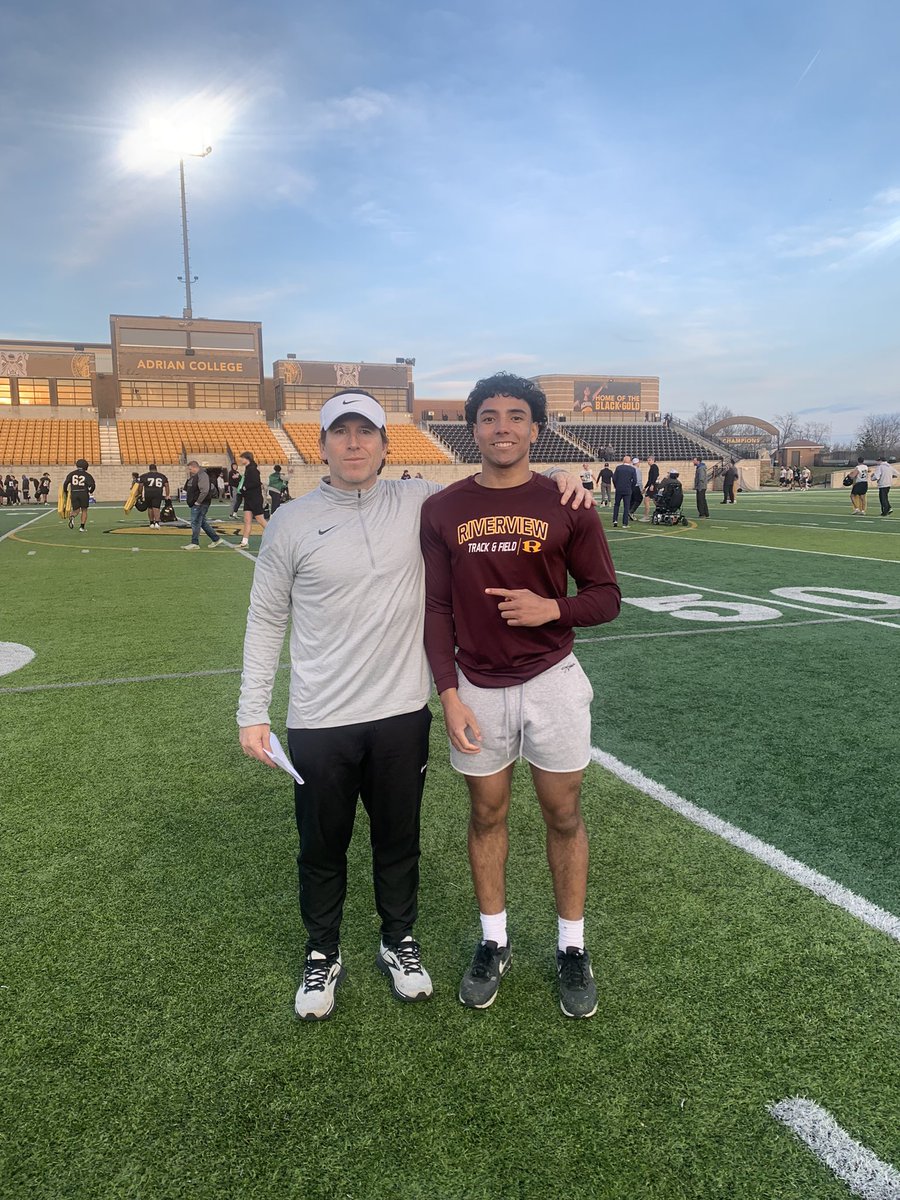 ianadams2007's tweet image. I would like to thank @Coach_Shiels for having me come out and watch a spring practice. Hope to be back soon. @AdrianCollegeFB @ESouthward