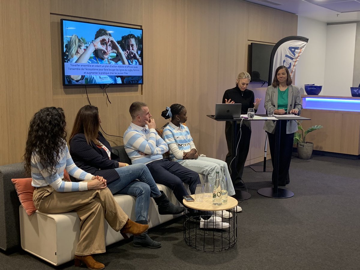 SportMarket_fr's tweet photo. Sport Market a accompagné @foncia dans la réalisation de l’étude avec @KantarFR 🙋♀️ « Faire entrer les filles dans la mêlée » : Comprendre la perception du #rugbyféminin par les parents. 🏉#RC92ASM https://t.co/74B9xxP3w5
