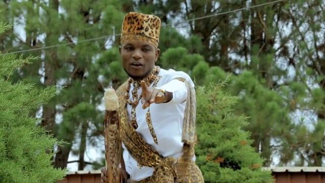 AfroVideo's tweet photo. Cherubin Marcel NJOU-MESSI - Alah wo ngning
 https://t.co/y82Ff9I6d6
 #2015 #Cameroun #CréatifAfro #Envedette #BendSkin #Musique #Vidéo #afro #africa #afrique #video #clip #music https://t.co/5qd6610D5D