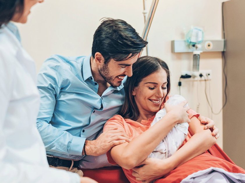 GossipRoomOff's tweet photo. 🚨 Terrible drame à Laval-Pradel, près d’Alès. Deux parents sont morts dans un accident de la route juste après leur sortie de la maternité, leur bébé de seulement quelques jours a été grièvement blessé.

Les deux autres personnes, âgées de 80 et 85 ans, ont aussi des blessures sévères. Le pronostic vital de l’octogénaire de 80 ans serait engagé, elle a été héliportée à l’hôpital Carémeau de Nîmes. L’homme âgé à, quant à lui, été conduit à l’hôpital d’Alès.

Le nouveau-né, conscient selon les sapeurs-pompiers, a été transporté en urgence en hélicoptère à l’hôpital de Montpellier. 🚒 (via Midi-Libre)