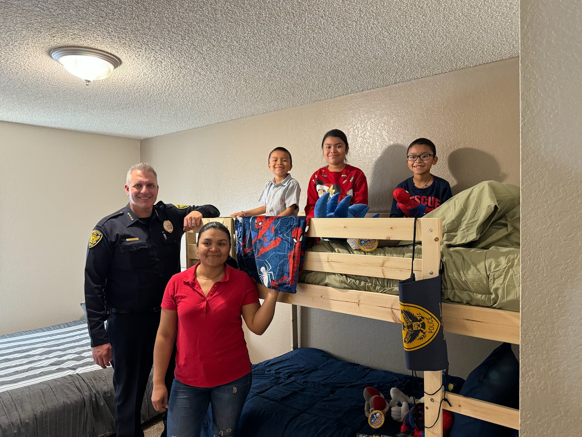 As we bid farewell to March, we reflect on the strides we've made in the Healthy Room Project. Your unwavering support has fueled our progress. Here's to closing this chapter with gratitude and excitement for what’s ahead in April! 👏🌟
#healthyroomproject #volunteerforchange