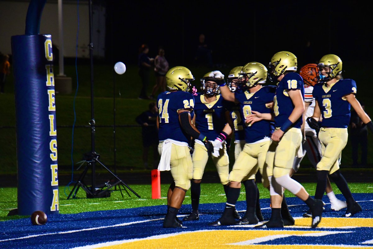 #GoDawgs 
<a href="/ChelseaFB_SEC/">Chelsea HS Football</a> <a href="/Coach_Palka/">Joe Palka</a> <a href="/Coach_Ty_Palka/">Tyler Palka</a>