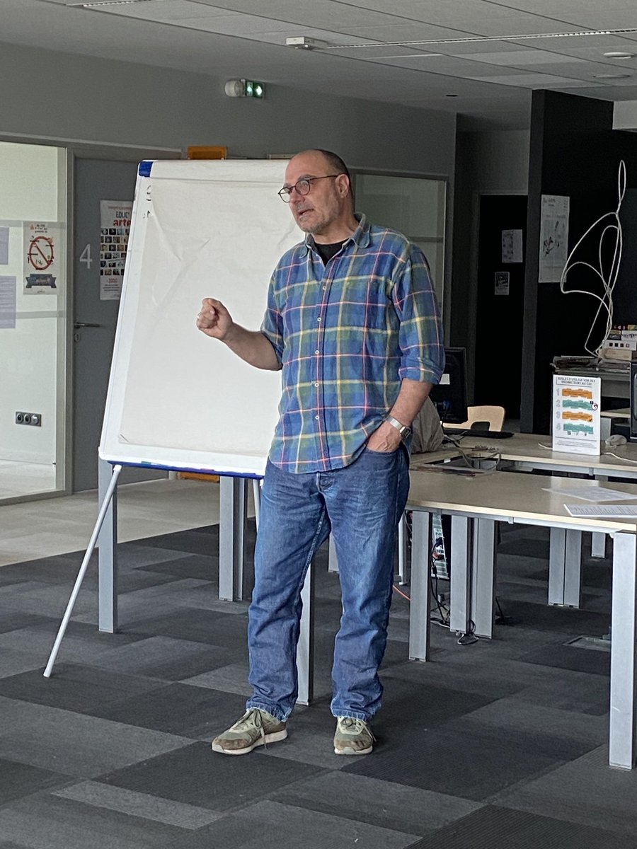 Emilie Afriat tweet media