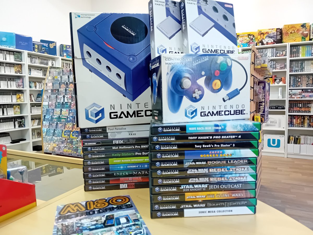 MisoRetroGames's tweet photo. A gorgeous boxed Gamecube bundle traded in this afternoon 🤩

These will be available from tomorrow 😜

Most of these still have original receipts inside 😁 https://t.co/uDYLAFdWJA