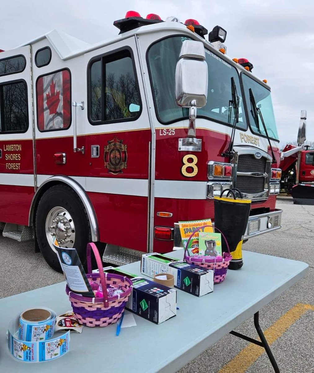 LambtonShoresFire tweet media