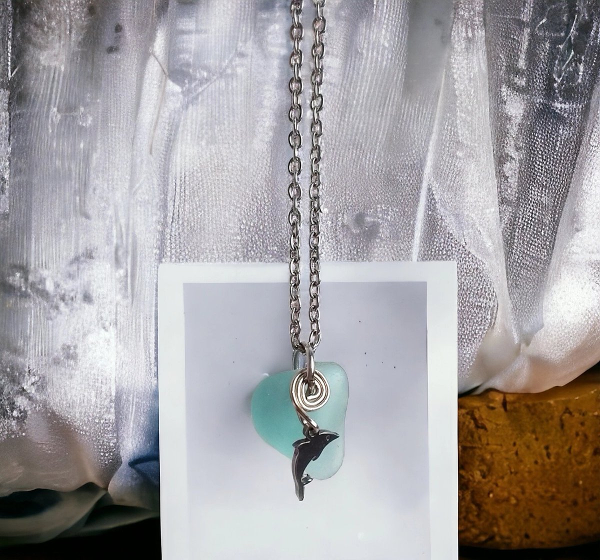 Aqua dolphin charm necklace 🐬🌊
#craftmakersuk #TheCraftersUk #SmartSocial #HandmadeHour #UKGiftAM #handmadeinbritain #BizBubble #shopindie #UKGiftHour #bizhour #Craftsuk #craftbizparty #etsyfinds #womaninbizhour #inbizhour #elevenseshour #twistedthreadsukshop #seaglass
