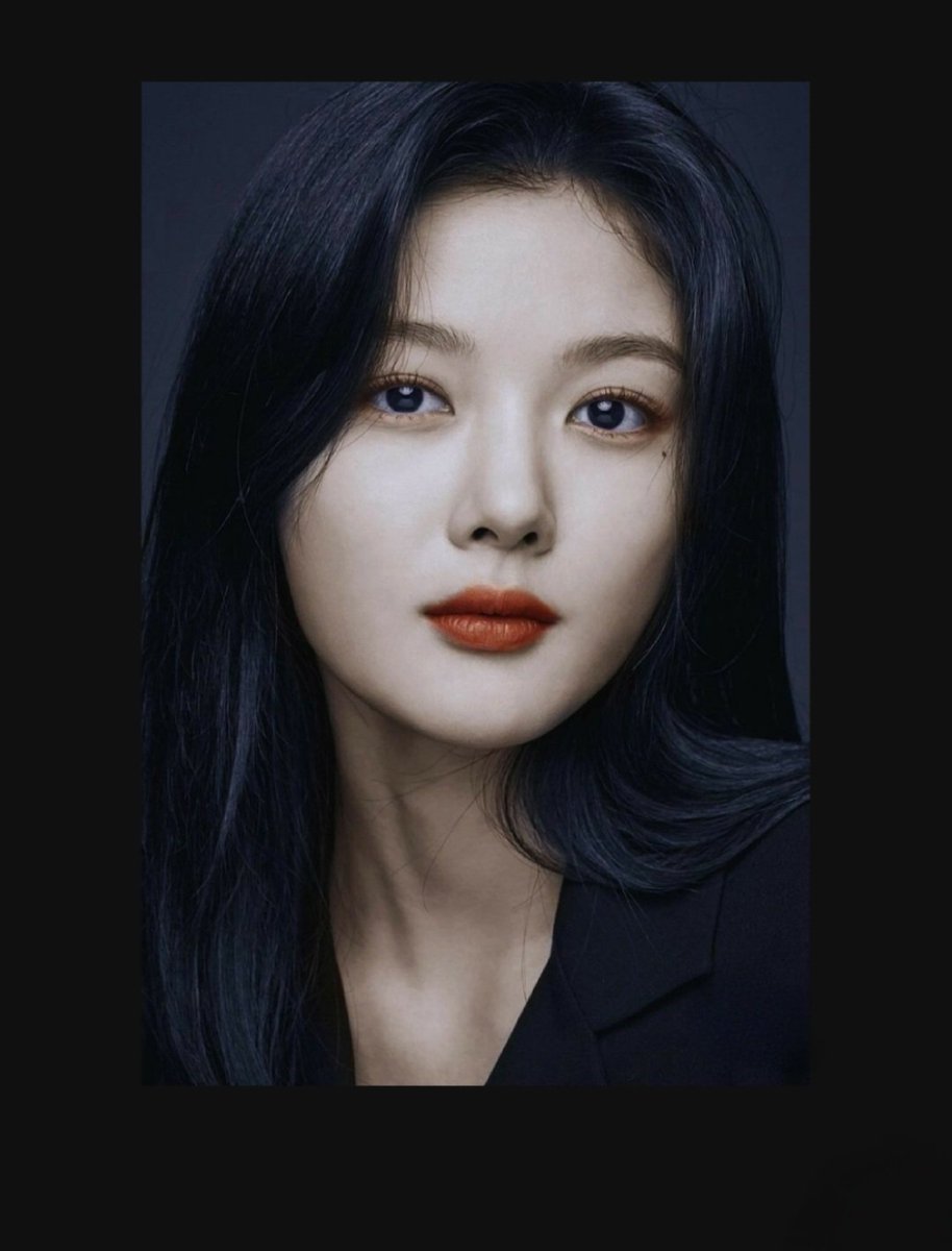 LoveAmazingLee's tweet photo. kim yoojung does not lose her roots. my humble actor. i, always, am a proud fan💫 https://t.co/4FJPmK68Ep