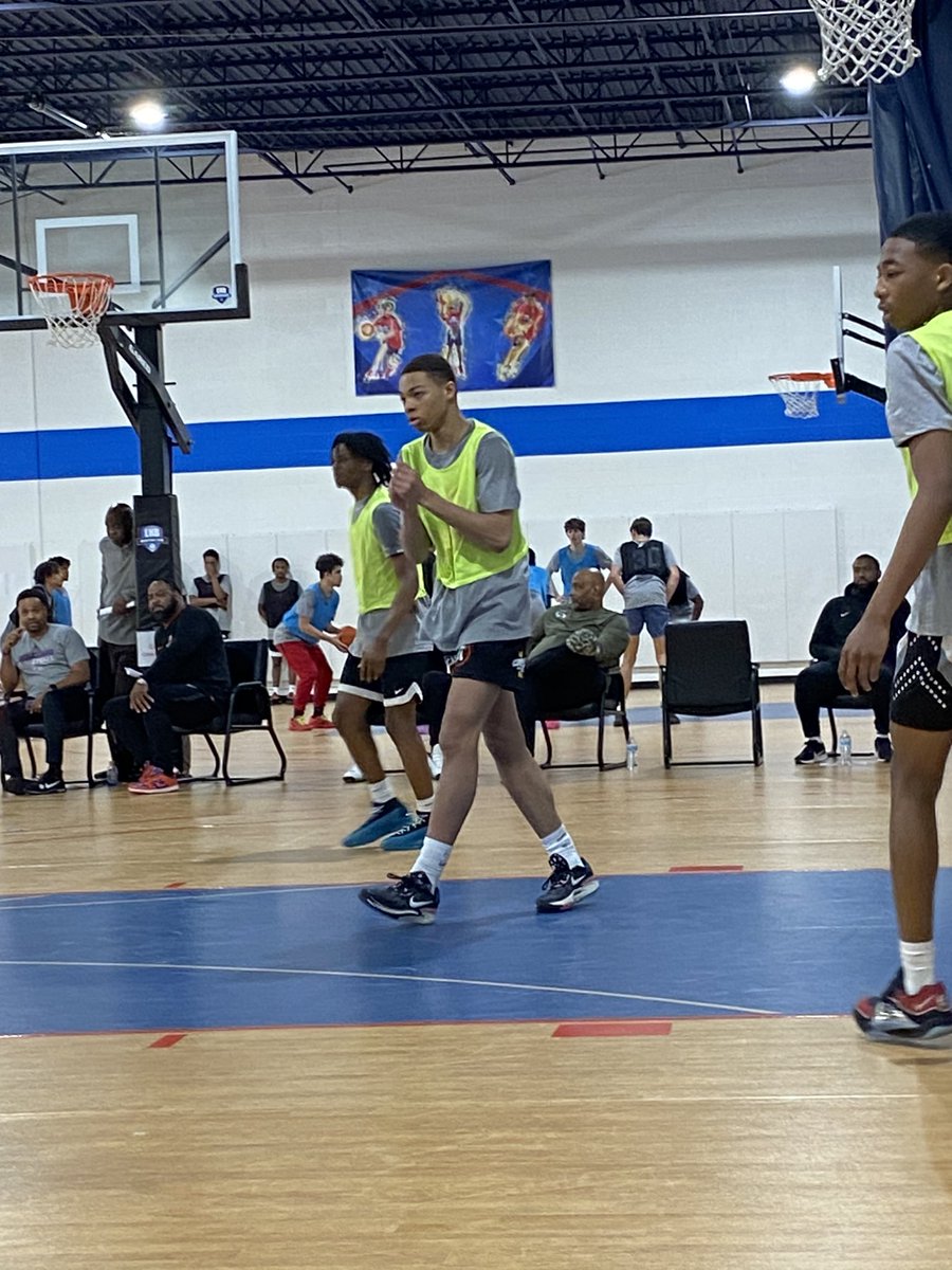 2024 @travelle_bryson has shot the lights out of the gym. He just started off 5on5 play with back to back 3s and is dominating on the defensive glass. Has a couple of dunks here today that will get you out of your seat.