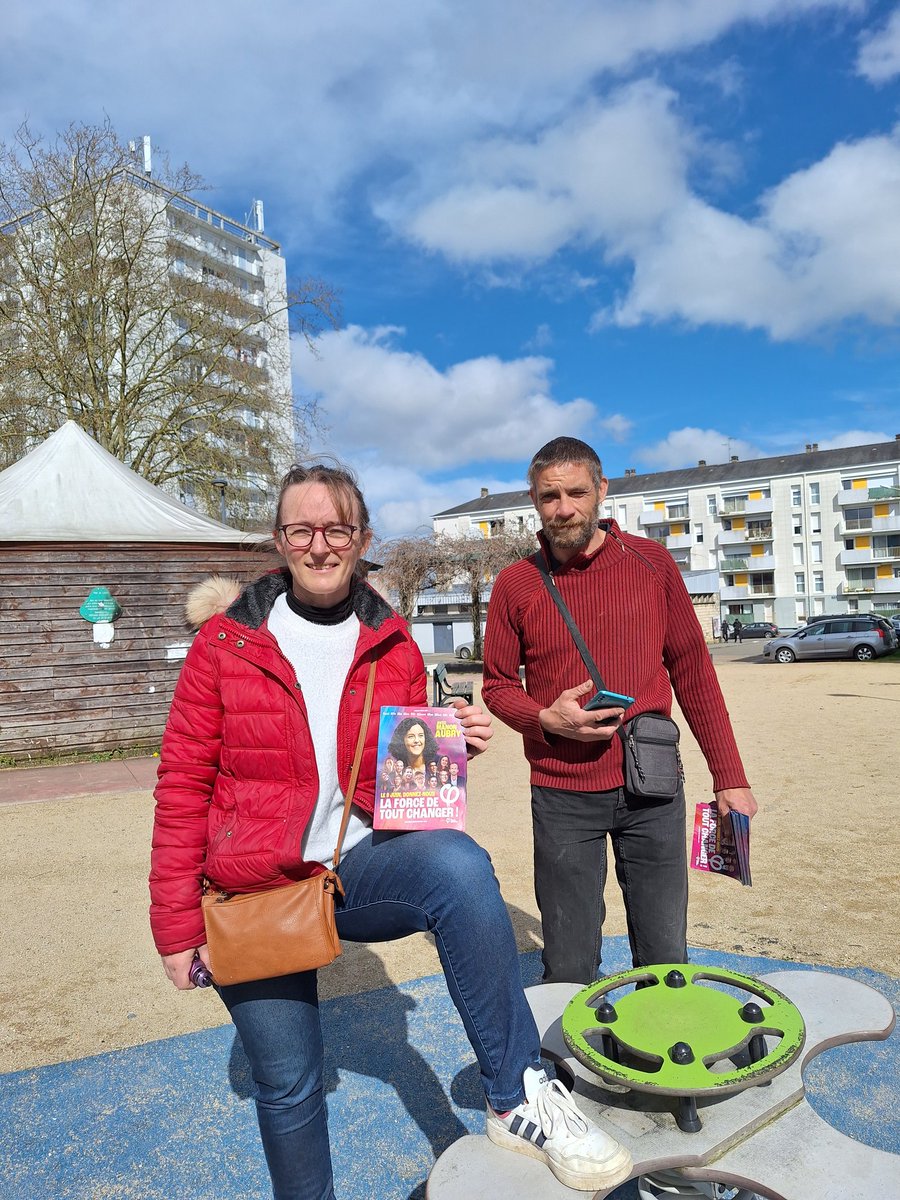 DetaisMarion's tweet photo. Après-midi campagne des #Elections2024, portes à portes, collages, échanges avec les citoyen.nes.

Rendez-vous au bureau de vote le 9/06 pour nous donner la force de tout changer #UnionPopulaire @ManonAubryFr https://t.co/naxmfagvFL
