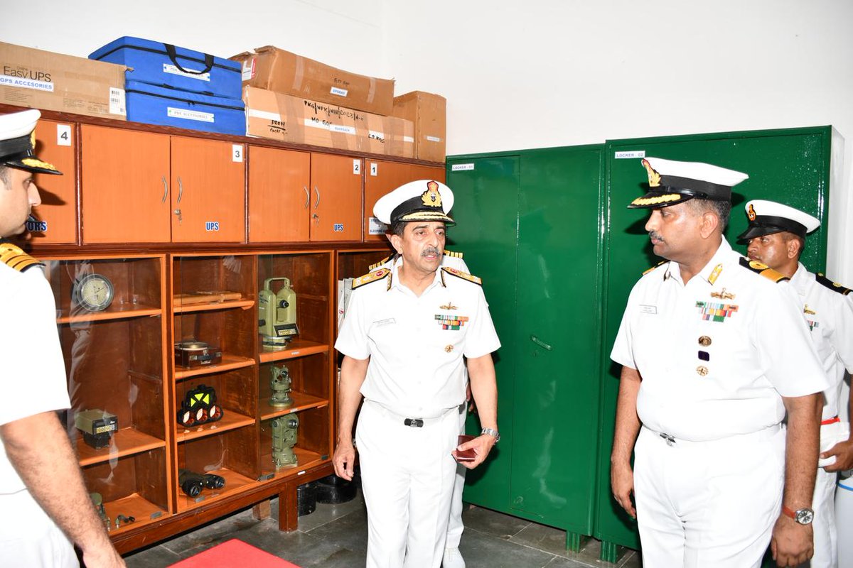 VAdm LS Pathania,Chief Hydrographer,visited the National Institute of Hydrography,Goa from 28-29 Mar 24.He was apprised on the ongoing training & infrastructure projects including training amenities for women #Agniveer.He interacted with the staff & trainees over tea.@IN_NIH_GOA