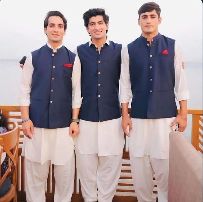 Usmaan__Tweets's tweet photo. Took me Few Seconds to Figure Out Naseem's Arms...🤧 https://t.co/lkR2FsvCWl