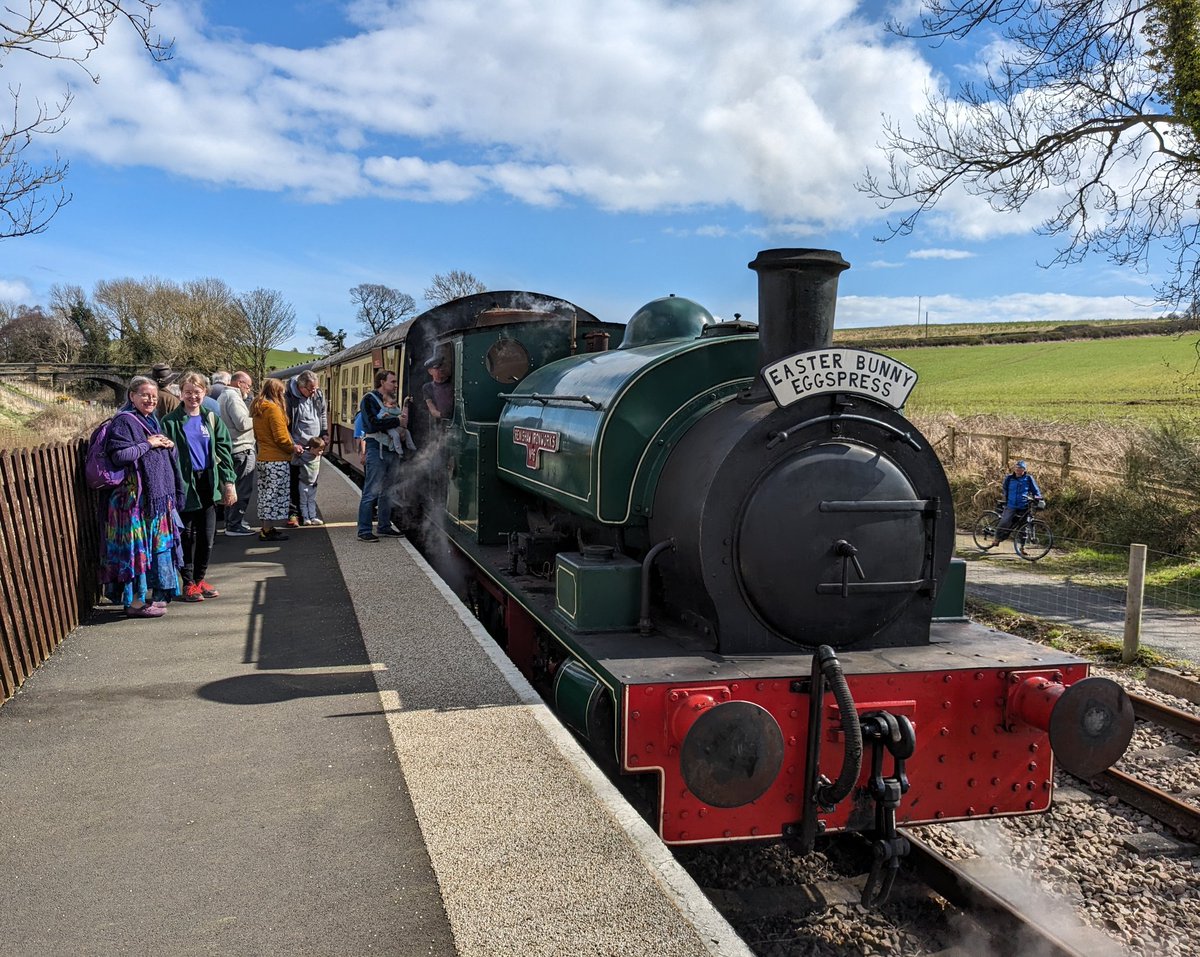 Easter chuffage on older daughter's 20th birthday @AlnValleyRail