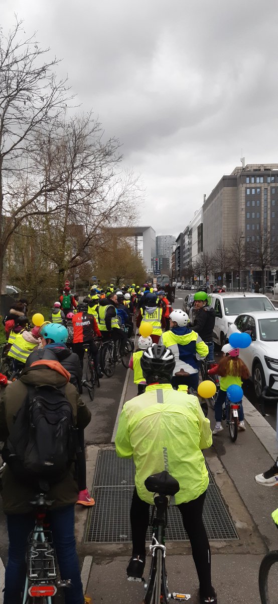 Tous en selle vers les JO! Balade entre les 2 sites olympiques @Paris2024 des @hautsdeseinefr Merci à @VilleNanterre et @VilleColombes pour ce bel accueil. 👏🚲