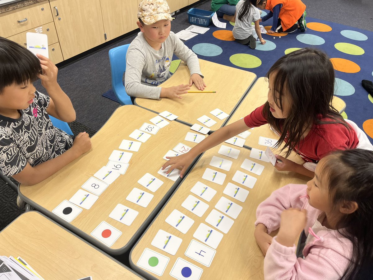 tatisilva1007's tweet image. The Treasure Hunt skip counting game is always a favorite! Students get to collect treasure and practice their skip counting! These 3rd graders are counting by 4s! #SpringLearning