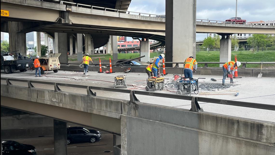 I-30 eastbound lanes in downtown Dallas shut down Saturday morning after 18-wheeler 'lost the load,' officials say dlvr.it/T4rHmz