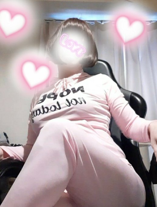 顔がブサすぎなので隠しました #女装男子は自撮りを上げろ  #六十路 https://t.co/8wjgSC8rmU<a href="/tag/%E5%A5%B3%E8%A3%85%E7%94%B7%E5%AD%90%E3%81%AF%E8%87%AA%E6%92%AE%E3%82%8A%E3%82%92%E4%B8%8A%E3%81%92%E3%82%8D"class="tags">#女装男子は自撮りを上げろ</a><a href="/tag/%E5%85%AD%E5%8D%81%E8%B7%AF"class="tags">#六十路</a>