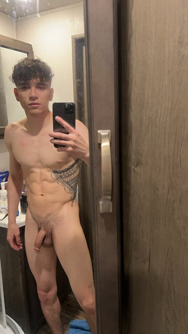 Call me a good bottom as you bend me over🍑 https://t.co/le3j2dxTjd