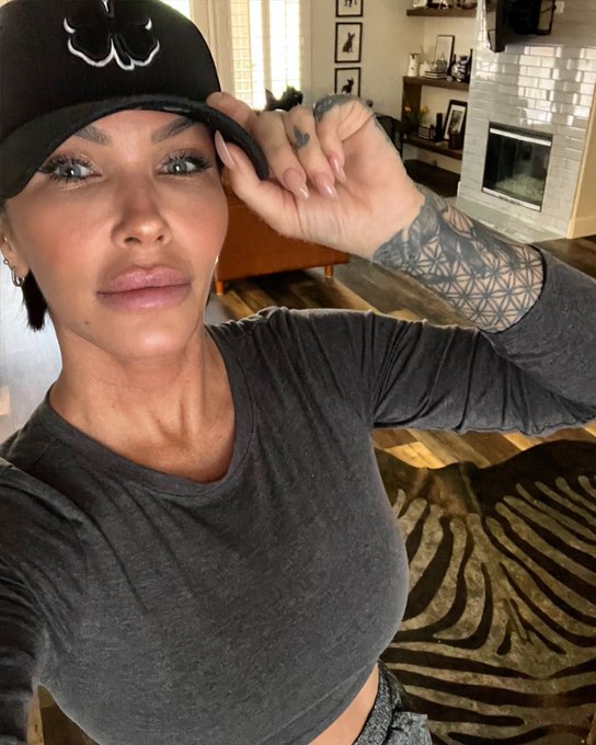 Morning 🖤 https://t.co/JBaLWWazGk<a href="/tag/happygirl"class="tags"><span>#happygirl</span></a><a href="/tag/nicetomeetyou"class="tags"><span>#nicetomeetyou</span></a>