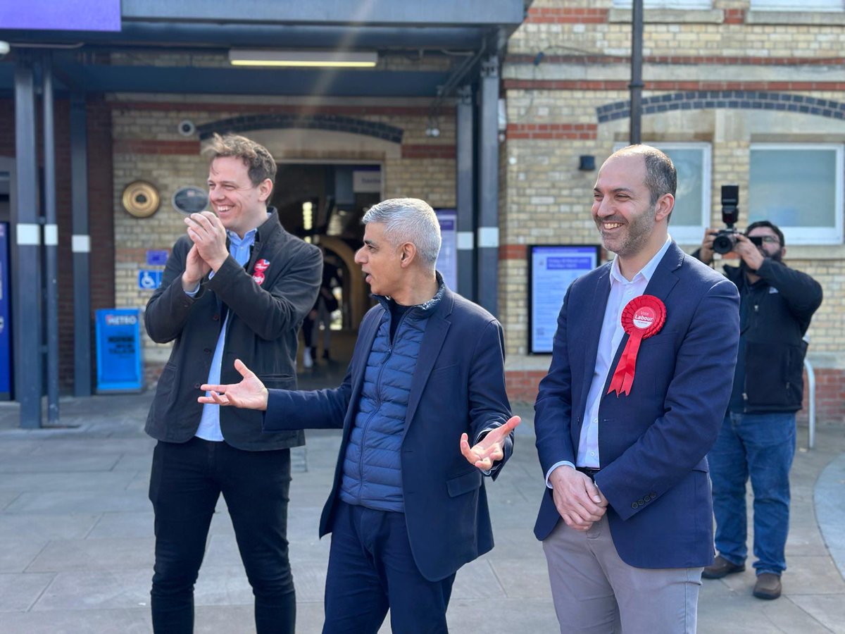 Phenomenal turnout & response on #LabourDoorstep w/ @SadiqKhan in #Hanwell People energised by thought of 🌹Labour Mayor, Council & Govt working together to 💷 Tackle cost of living crisis 🏘️ Build genuinely affordable homes 🌻 Rewild & improve air quality Let's make it happen!