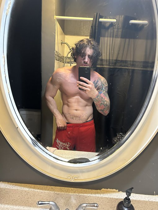 Your boy been putting in work with these gym doubles https://t.co/ZiZ67OXbnc<a href="/tag/pisces"class="tags"><span>#pisces</span></a>