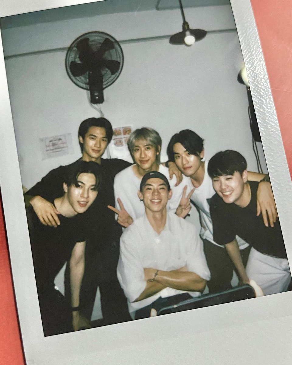 BLGLinframe's tweet photo. Imágenes📸
Parte del elenco de #MyEngineerTheSeries se reunió para celebrar el cumpleaños de Inntouch
Me dio mucha alegría verlos juntos❤️ https://t.co/cAuLWZokVG